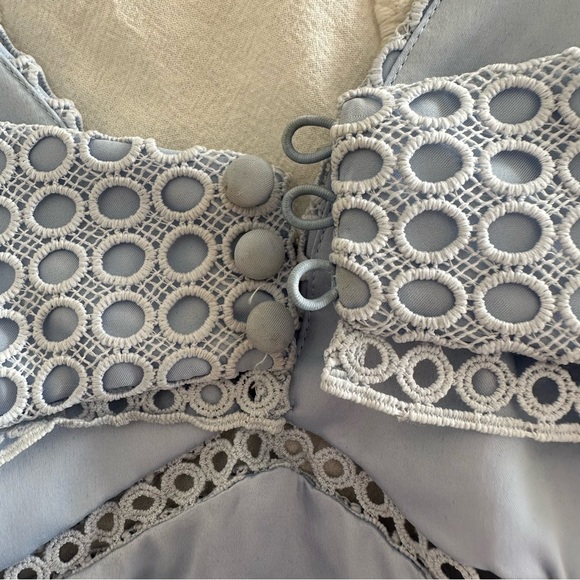 ✨Bardot Light Blue Circle Lace Midi Dress - Excellent Condition! - Picture 6 of 6